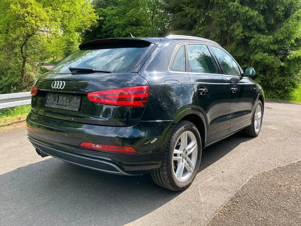 Gebraucht Audi Q3 Ambiente 140 PS (102 kW) 2013 Schwarz SUV