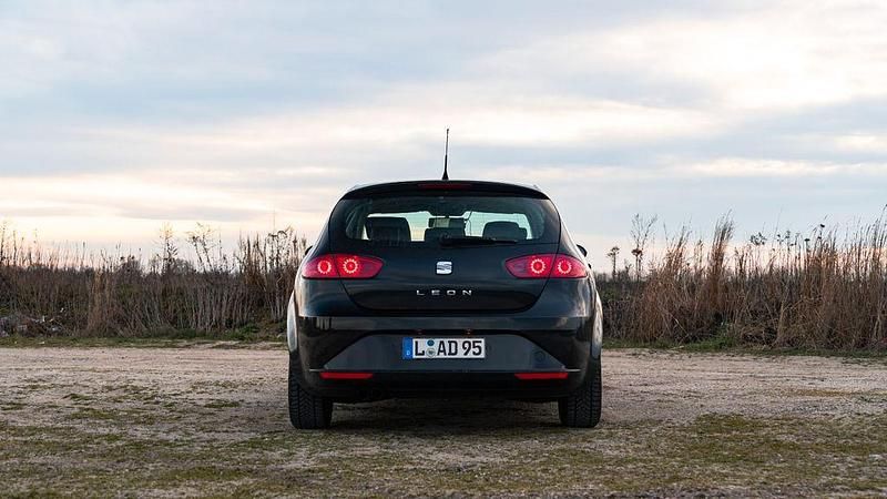 Gebraucht Seat Leon Style 125 PS (91 kW) 2011 Schwarz Kleinwagen