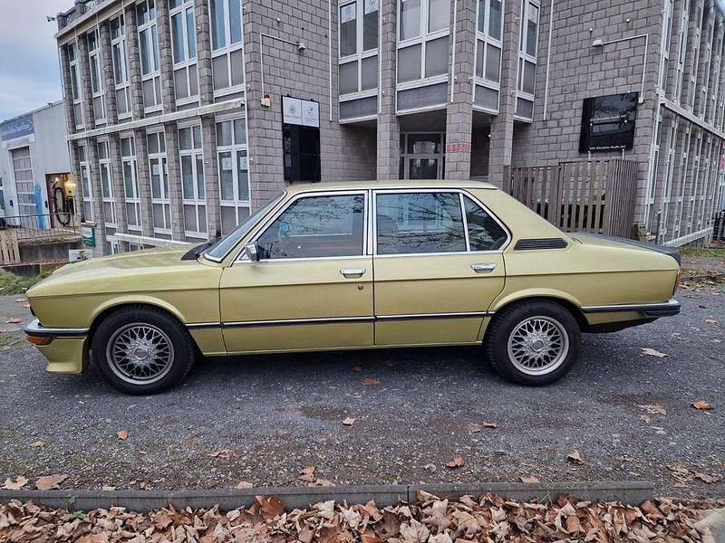 Gebraucht BMW 525 150 PS (110 kW) 1978 Gelb Limousine