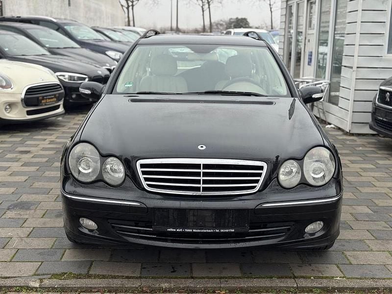 Second-hand Mercedes C180 143 CP (105 kW) 2006 Negru Break