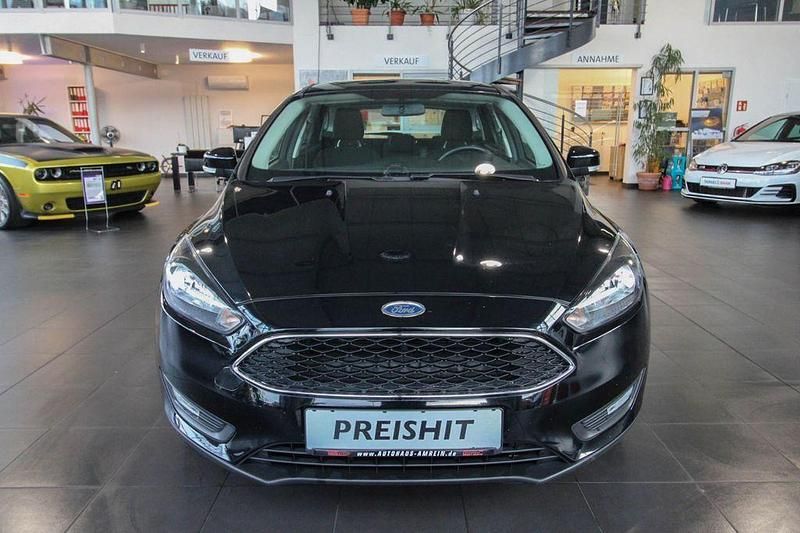 Gebraucht Ford Focus Cool & Connect 125 PS (91 kW) 2017 Schwarz Kombi