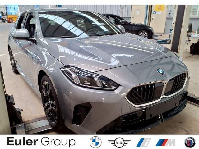 Grau Gebraucht 2025 BMW 120 Performance Kleinwagen | 34.489 € (Fairer Preis) - Bild 1/3