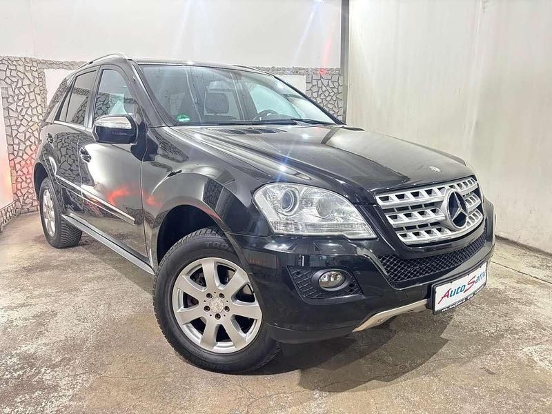 Obsidianschwarz metalliclack Gebraucht 2010 Mercedes ML350 SUV | 9.981 € (Guter Preis) - Bild 1/4
