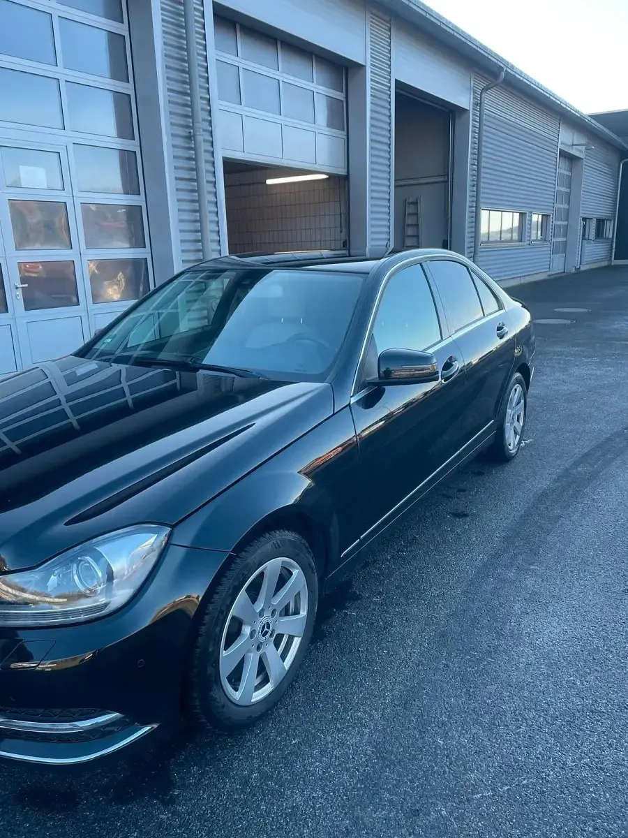 Gebraucht Mercedes C250 Avantgarde 204 PS (150 kW) 2012 Schwarz Limousine