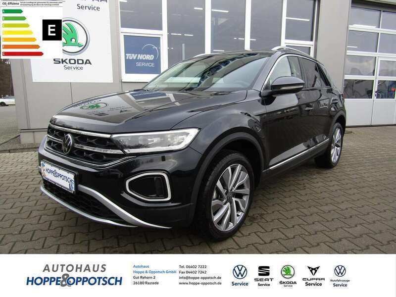 Deep black perleffect Gebraucht 2024 VW T-Roc Style SUV | 28.995 € (Fairer Preis) - Bild 1/4
