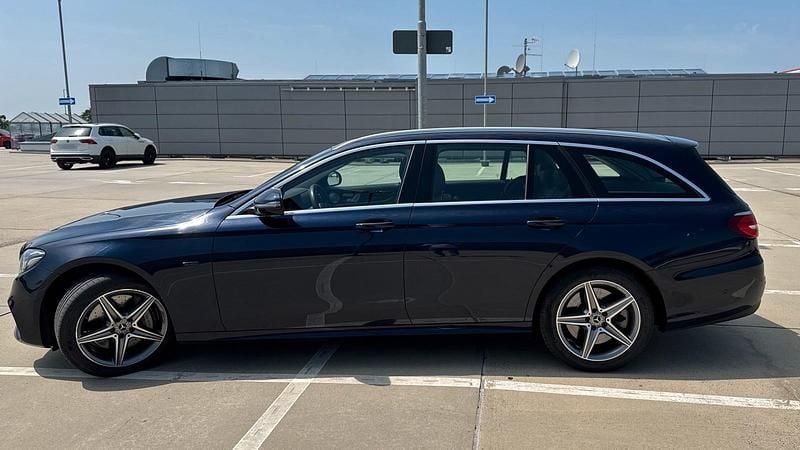 Gebraucht Mercedes E300 AMG 306 PS (225 kW) 2020 Kombi