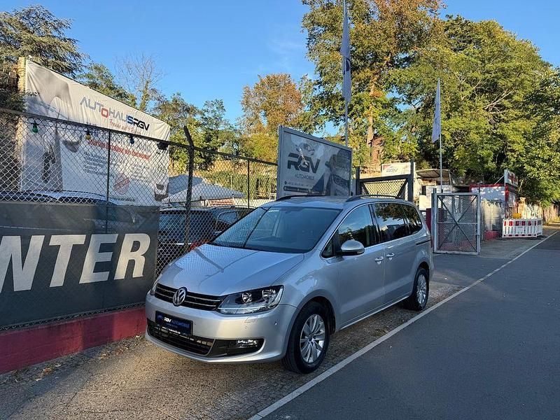 Silber Gebraucht 2010 VW Sharan Comfortline Van / Kleinbus | 9.980 € (Etwas zu teuer) - Bild 1/4