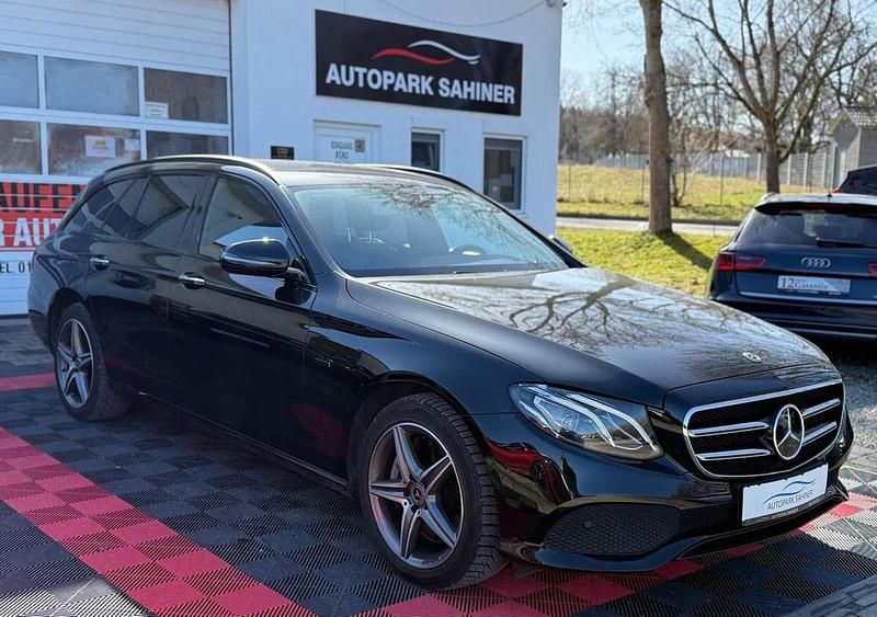 Gebraucht Mercedes E300 194 PS (142 kW) 2020 Schwarz Kombi
