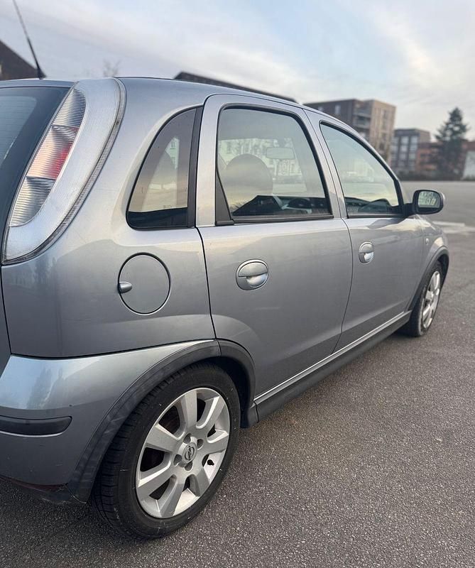 Gebraucht Opel Corsa Cosmo 80 PS (58 kW) 2006 Silber Kleinwagen