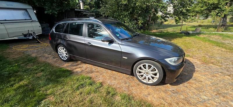 Grau Gebraucht 2006 BMW 325 Kombi | 4.800 € - Bild 1/4