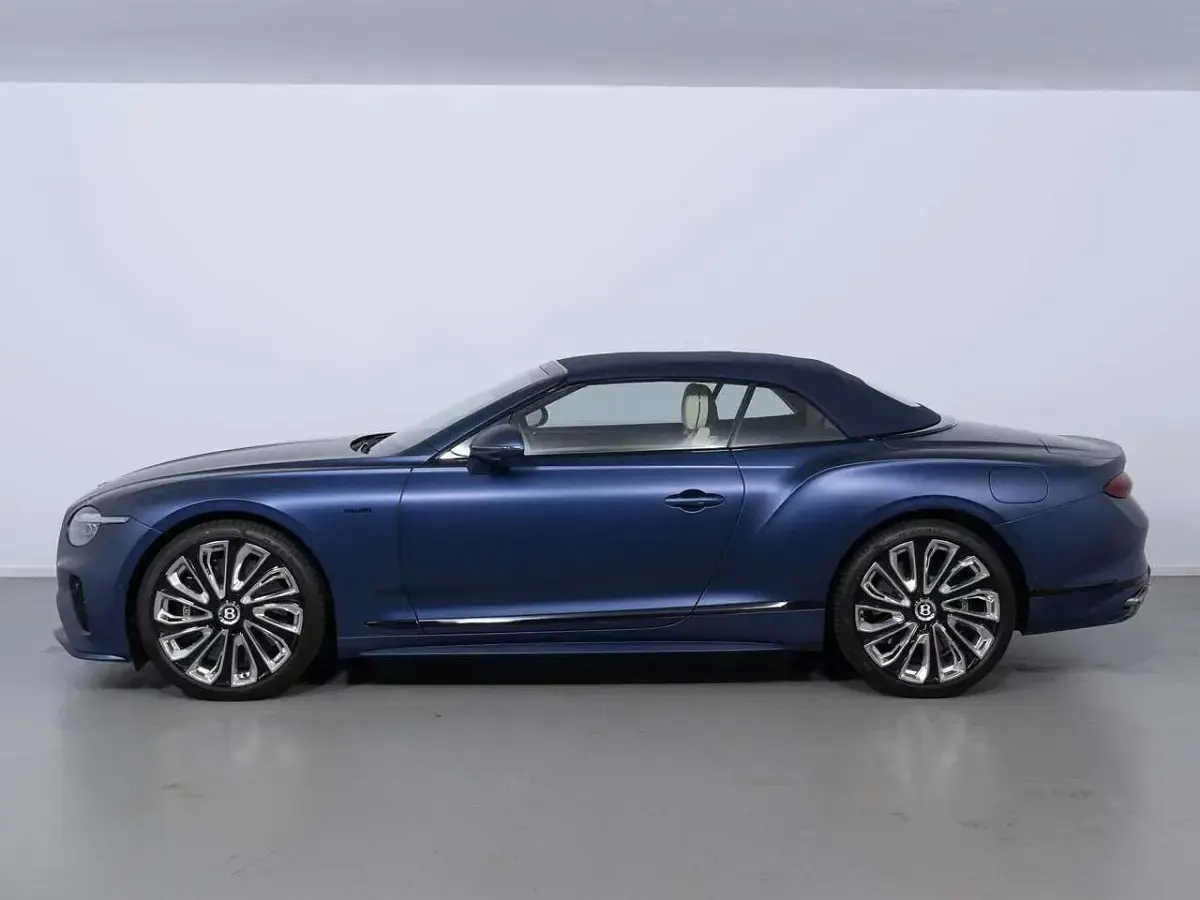 Gebraucht Bentley Continental Mulliner 782 PS (575 kW) 2026 Blau Cabrio