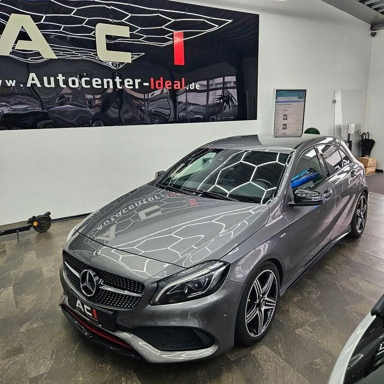 Grau Gebraucht 2017 Mercedes A250 Limousine | 21.300 € (Fairer Preis) - Bild 1/4