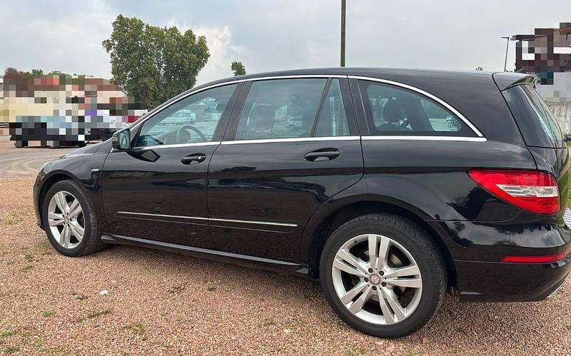 Gebraucht Mercedes R300 190 PS (139 kW) 2011 Schwarz Van / Kleinbus