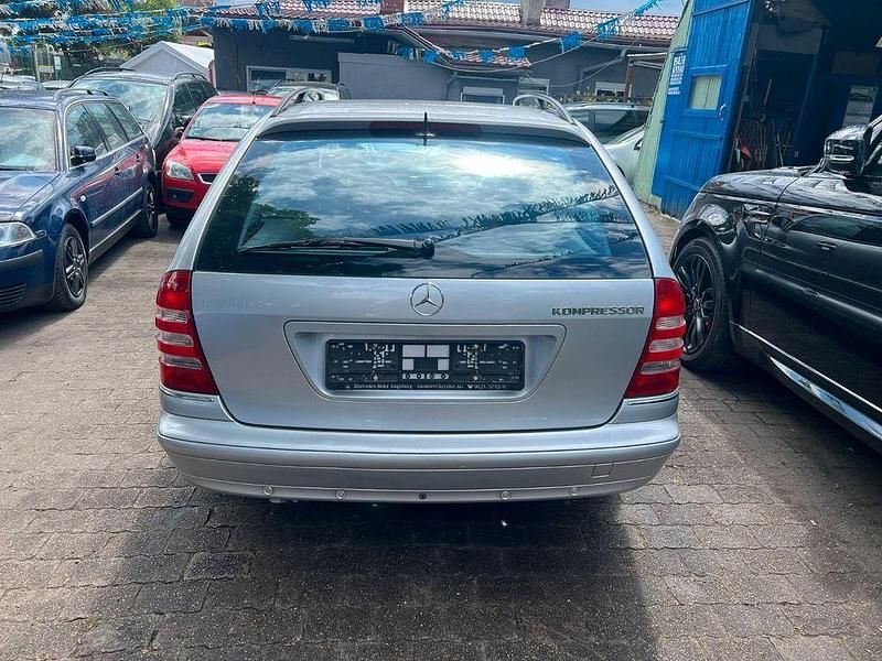 Gebraucht Mercedes C180 143 PS (105 kW) 2005 Silber Kombi