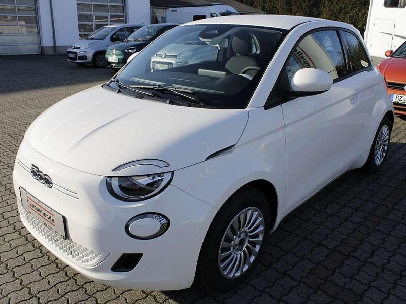 Gebraucht Fiat 500e 69 kW (95 PS) 2023 Arktis weiß Kleinwagen