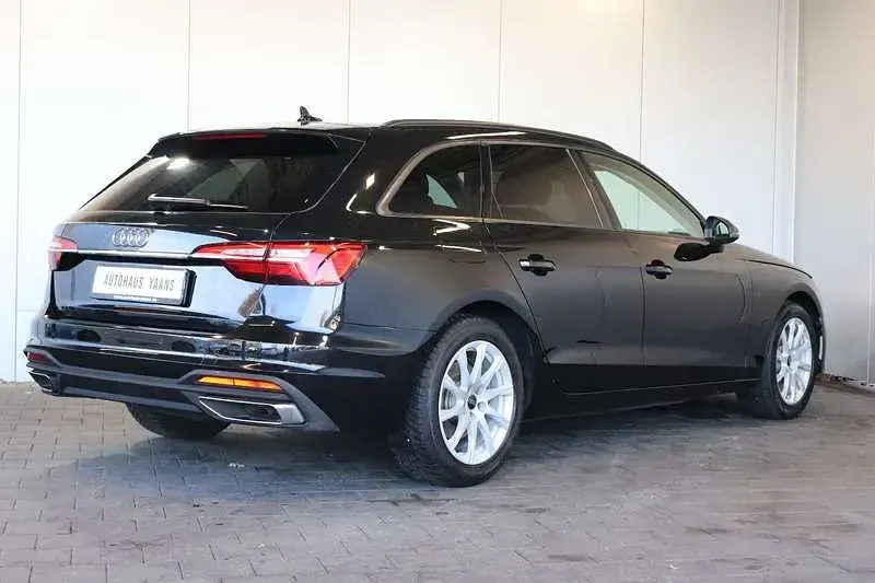 Usata Audi A4 150 CV (110 kW) 2022 Nero Station wagon