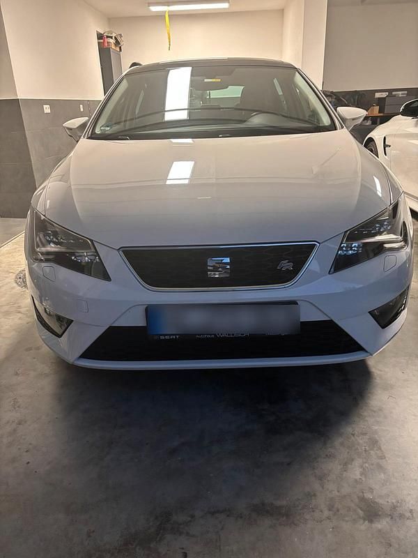 Weiß Gebraucht 2016 Seat Leon FR Limousine | 11.500 € (Fairer Preis) - Bild 1/4