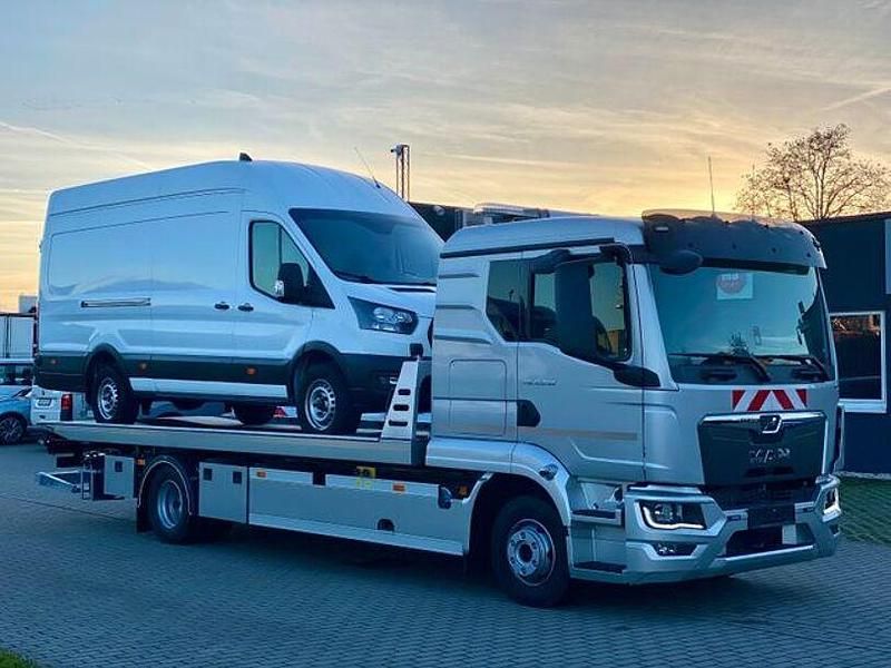 Silber Gebraucht 2025 MAN TGE Van | 142.205 € - Bild 1/4