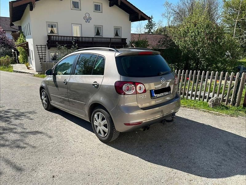 Gebraucht VW Golf Plus Cross Life 122 PS (89 kW) 2013 Braun Van / Kleinbus