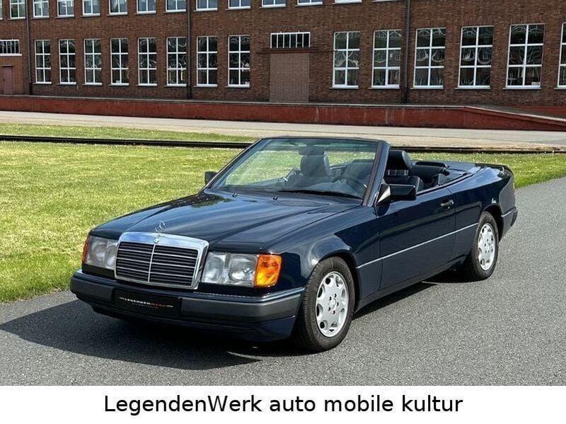 Gebraucht Mercedes E300 220 PS (161 kW) 1993 Blau Cabrio