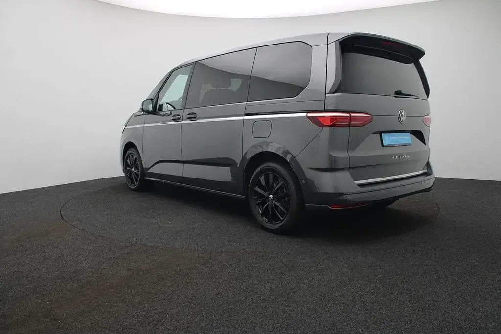 Gebraucht VW Multivan Style 204 PS (150 kW) 2025 Indiumgrau metallic Van / Kleinbus