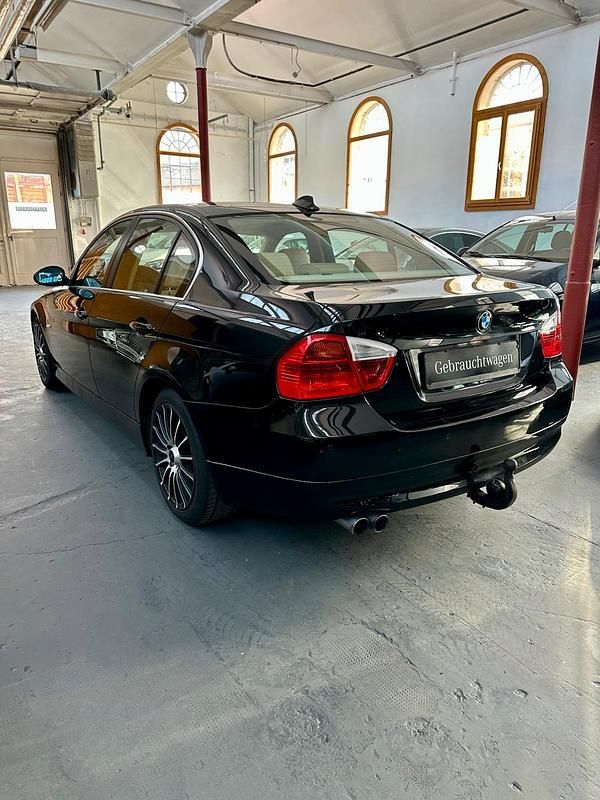 Gebraucht BMW 325 218 PS (160 kW) 2005 Schwarz Limousine
