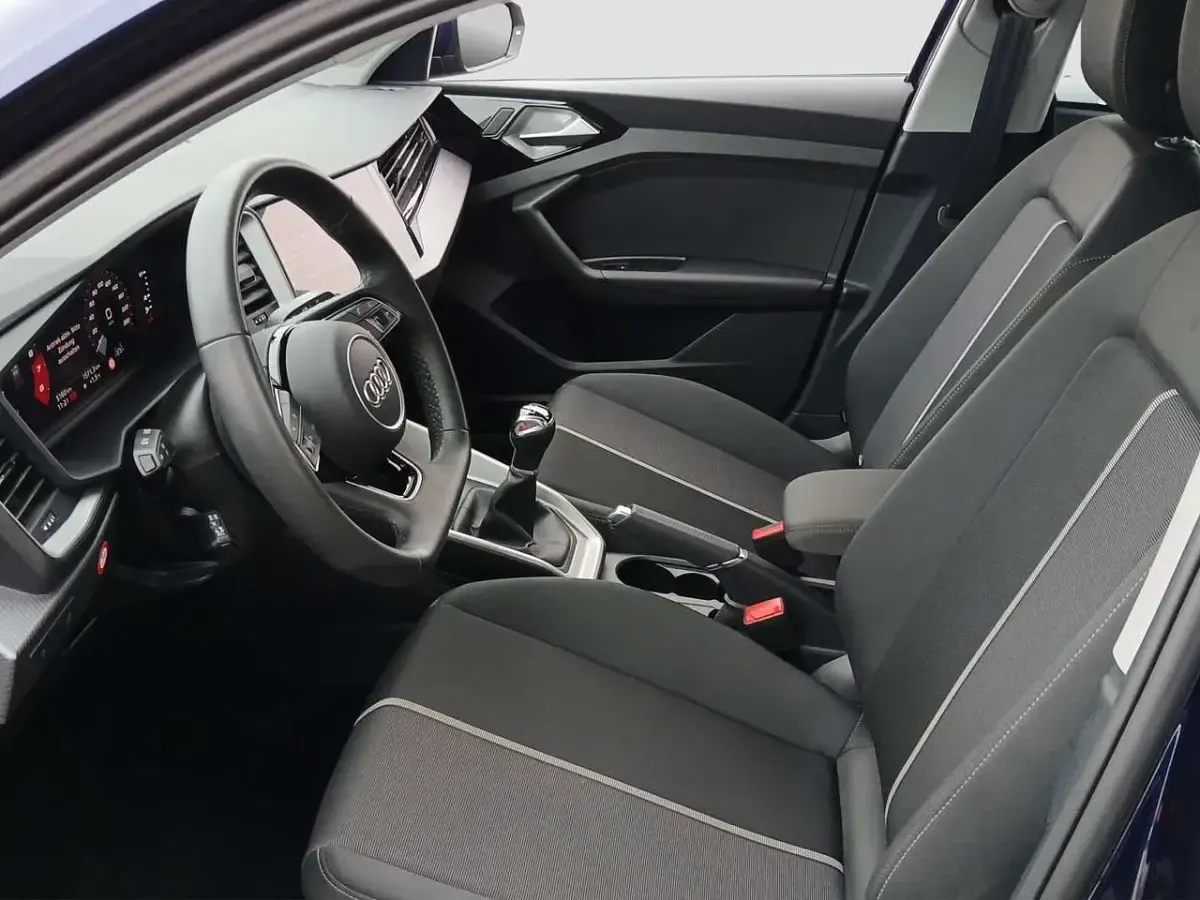 Gebraucht Audi A1 95 PS (69 kW) 2025 Navarrablau metallic SUV