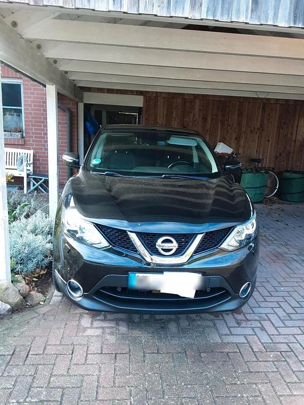 Schwarz Gebraucht 2017 Nissan Qashqai SUV | 9.900 € (Superpreis) - Bild 1/4