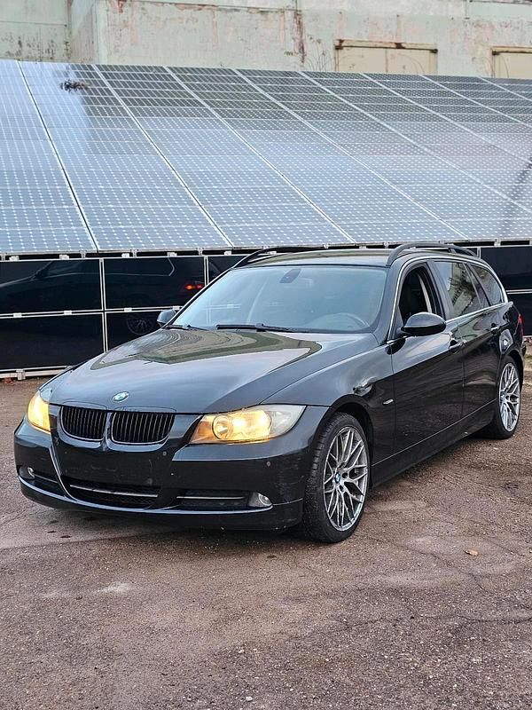 Schwarz Gebraucht 2007 BMW 325 Kombi | 3.799 € - Bild 1/4