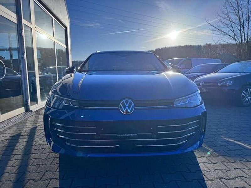 Gebraucht VW Passat 150 PS (110 kW) 2024 Blau Kombi