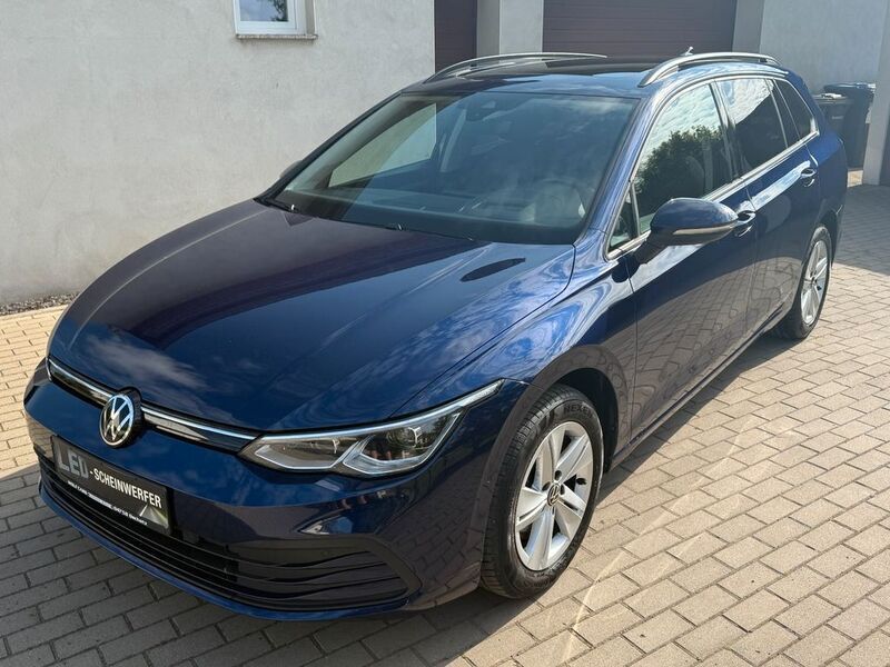 Blau Gebraucht 2021 VW Golf VIII Life Kombi | 19.990 € (Fairer Preis) - Bild 1/4