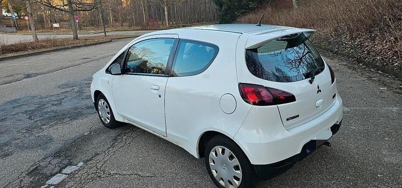 Gebraucht Mitsubishi Colt 95 PS (69 kW) 2009 Weiß Kleinwagen
