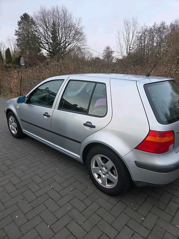 Gebraucht VW Golf IV 75 PS (55 kW) 2001 Silber Kleinwagen