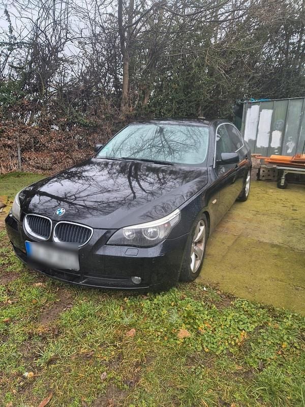 Schwarz Gebraucht 2004 BMW 520 Limousine | 1.300 € (Superpreis) - Bild 1/4