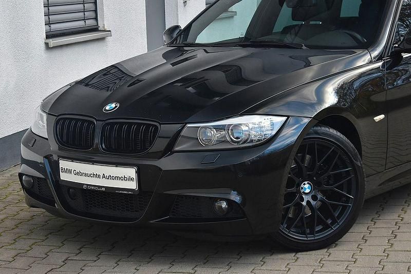 Gebraucht BMW 325 Performance 204 PS (150 kW) 2011 Saphirschwarz Kombi