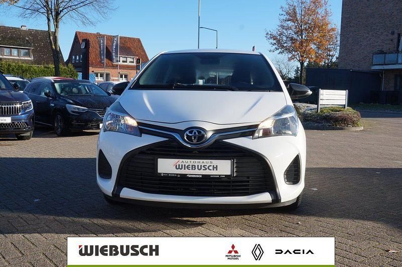 Gebraucht Toyota Yaris 69 PS (50 kW) 2017 Weiß Kleinwagen
