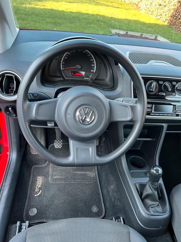 Second-hand VW up! 60 CP (44 kW) 2014 Roșu Hatchback