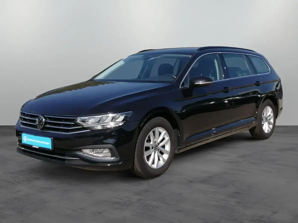 Gebraucht VW Passat Business 150 PS (110 kW) 2023 Schwarz Kombi