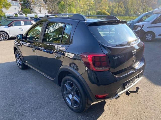 Gebraucht Dacia Sandero Celebration 90 PS (66 kW) 2018 Schwarz Limousine