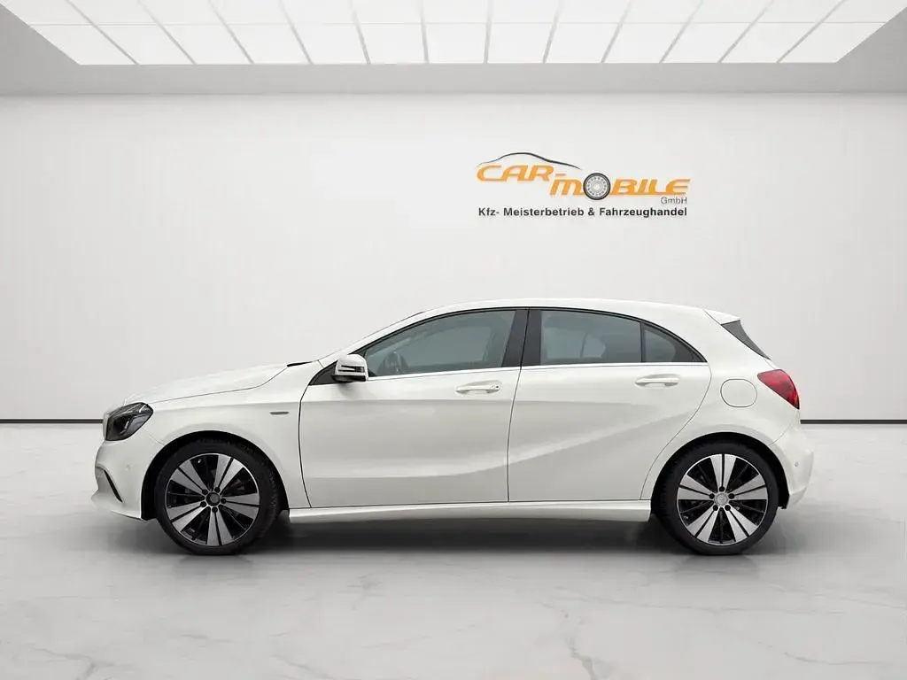 Second-hand Mercedes A200 136 CP (100 kW) 2017 Alb Berlinǎ