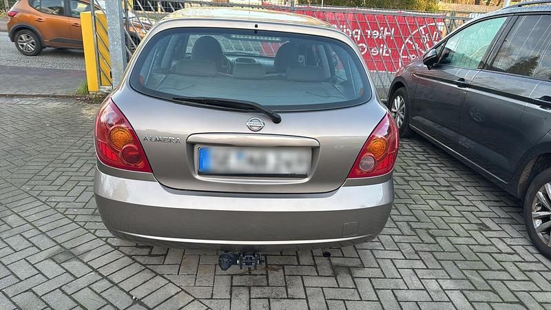 Gebraucht Nissan Almera 2006 Gold Kleinwagen