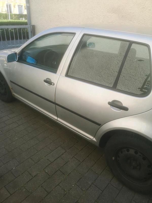Gebraucht VW Golf IV 105 PS (77 kW) 2001 Silber Kleinwagen