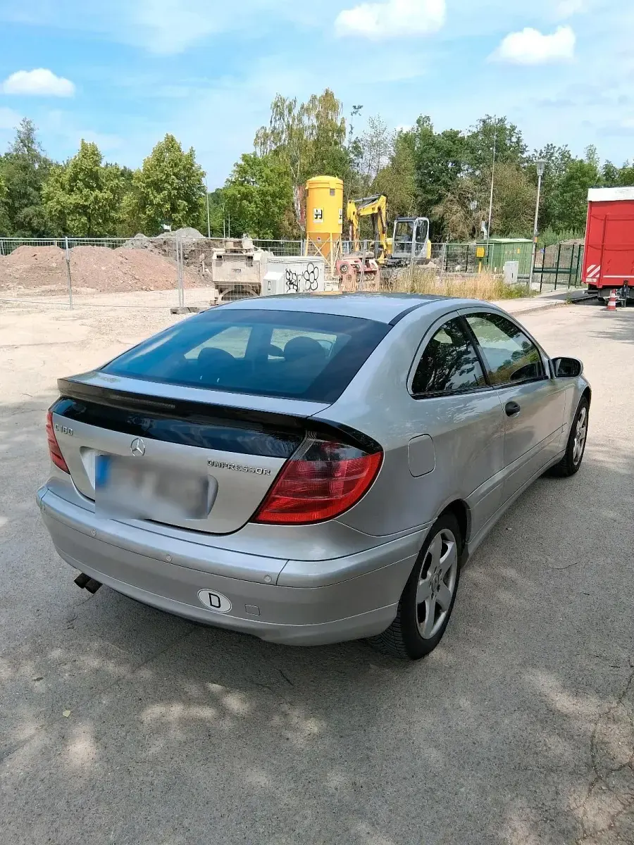 Gebraucht Mercedes C180 143 PS (105 kW) 2003 Silber Coupé