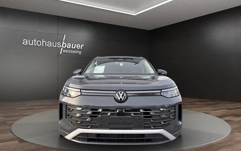 Neu VW Tayron Elegance 150 PS (110 kW) 2026 Grau SUV