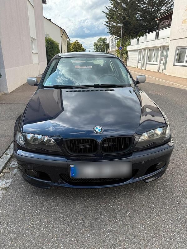 Blau Gebraucht 2002 BMW 316 Limousine | 1.600 € (Guter Preis) - Bild 1/4