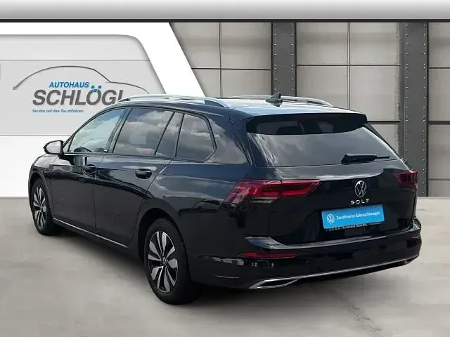 Gebraucht VW Golf VIII Move 110 PS (80 kW) 2023 Deep black perleffekt (metallic) Kombi