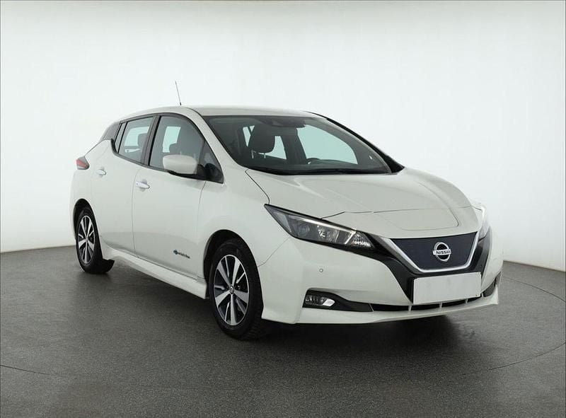 Weiß Gebraucht 2018 Nissan Leaf Kleinwagen | 11.300 € (Etwas zu teuer) - Bild 1/4
