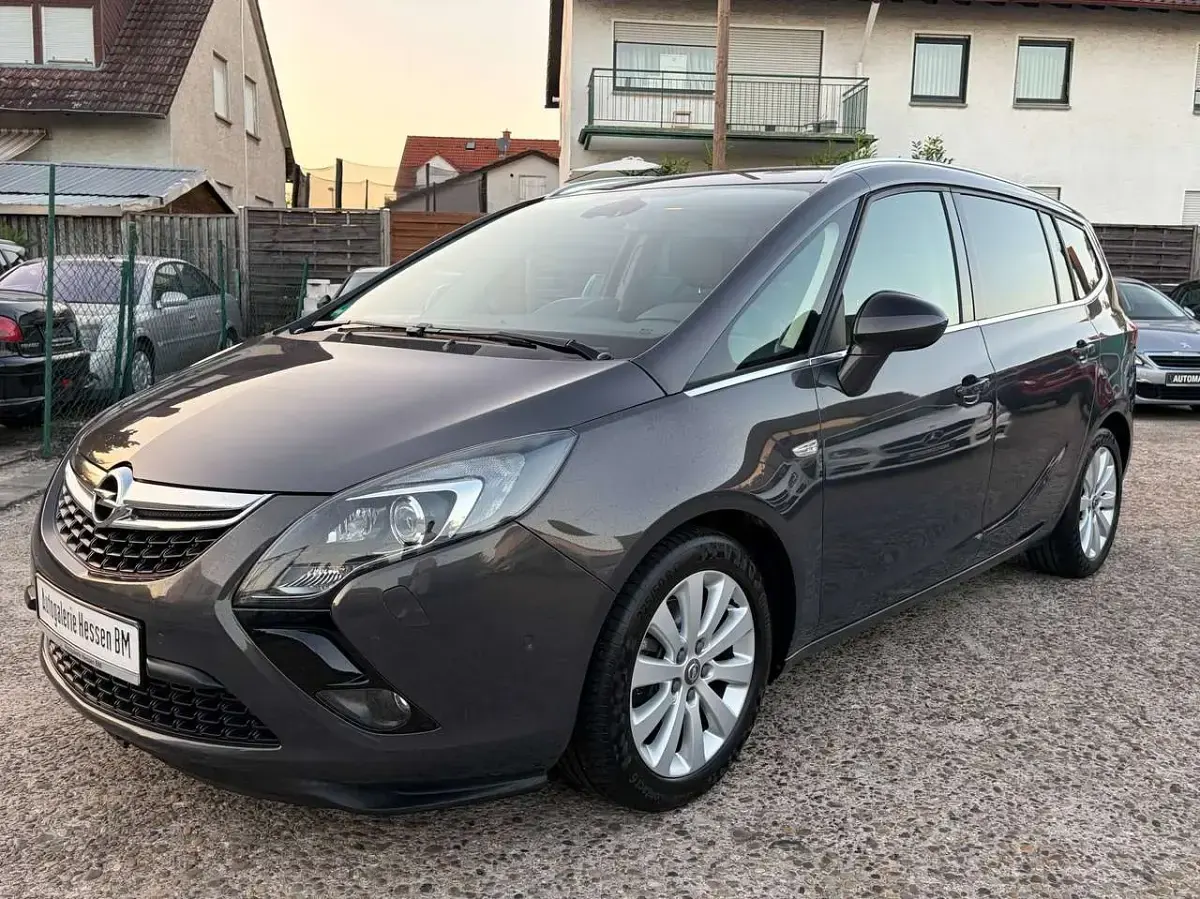 Gebraucht Opel Zafira 140 PS (102 kW) 2014 Plat.anthr./rogrey/0j:silbergr Van / Kleinbus