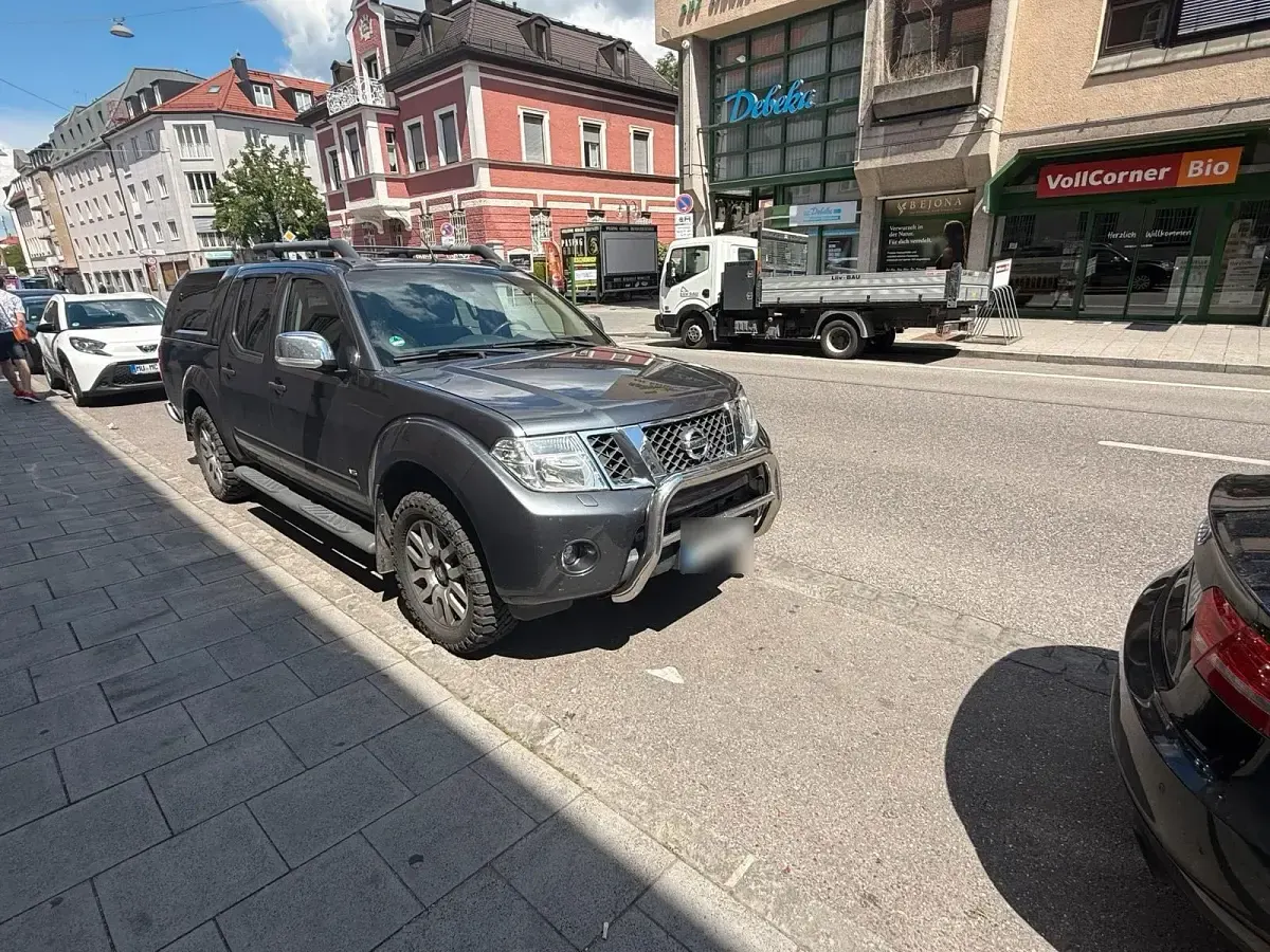 Gebraucht Nissan Navara 231 PS (169 kW) 2013 Grau Pickup