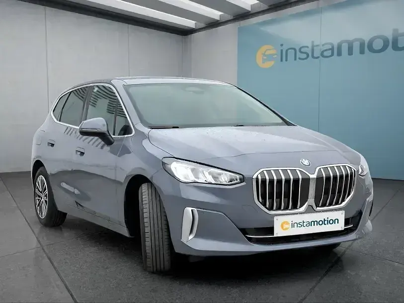 Gebraucht BMW 220 Active Tourer 156 PS (114 kW) 2023 Grau Van / Kleinbus